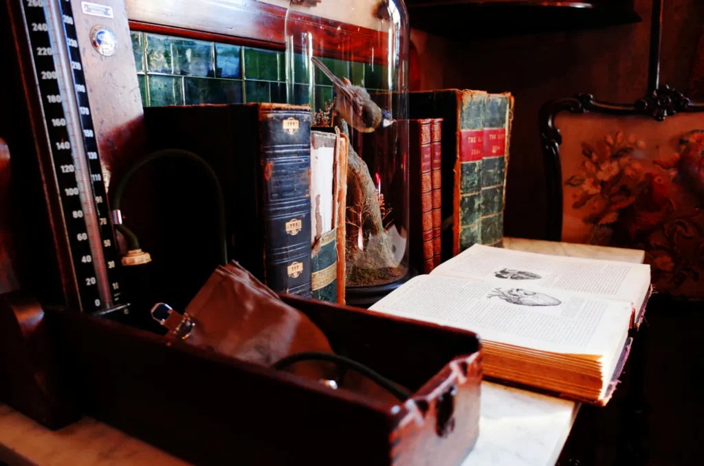 On the Shelf: Sherlock Holmes – A Study in Scarlet & The Sign of the Four